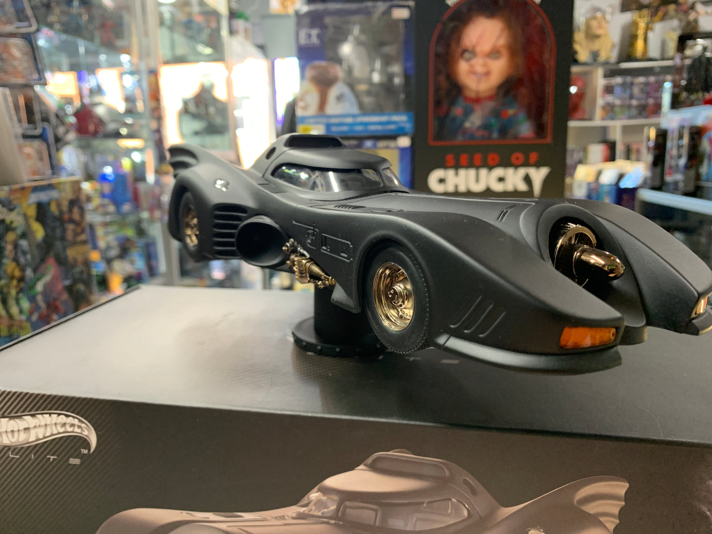 Hotwheels elite 1:18 scale Batman returns bay mobile