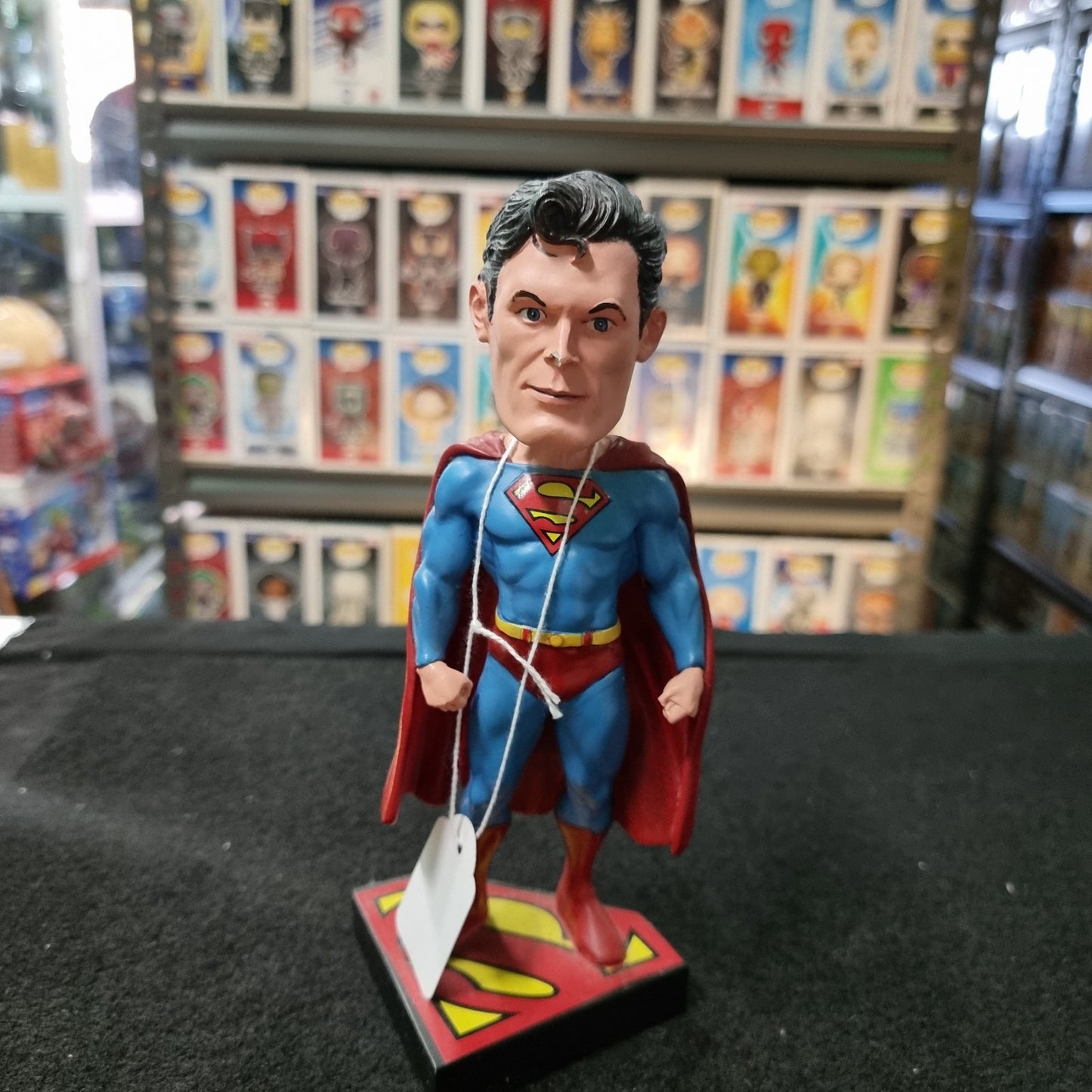 NECA DC Classic Comics Superman V1 Bobble Head Knocker 21cm ( Chip On Nose)