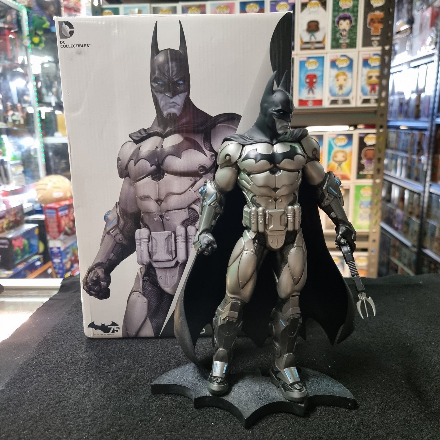 DC Comics ARKHAM ASYLUM Armored Batman Statue