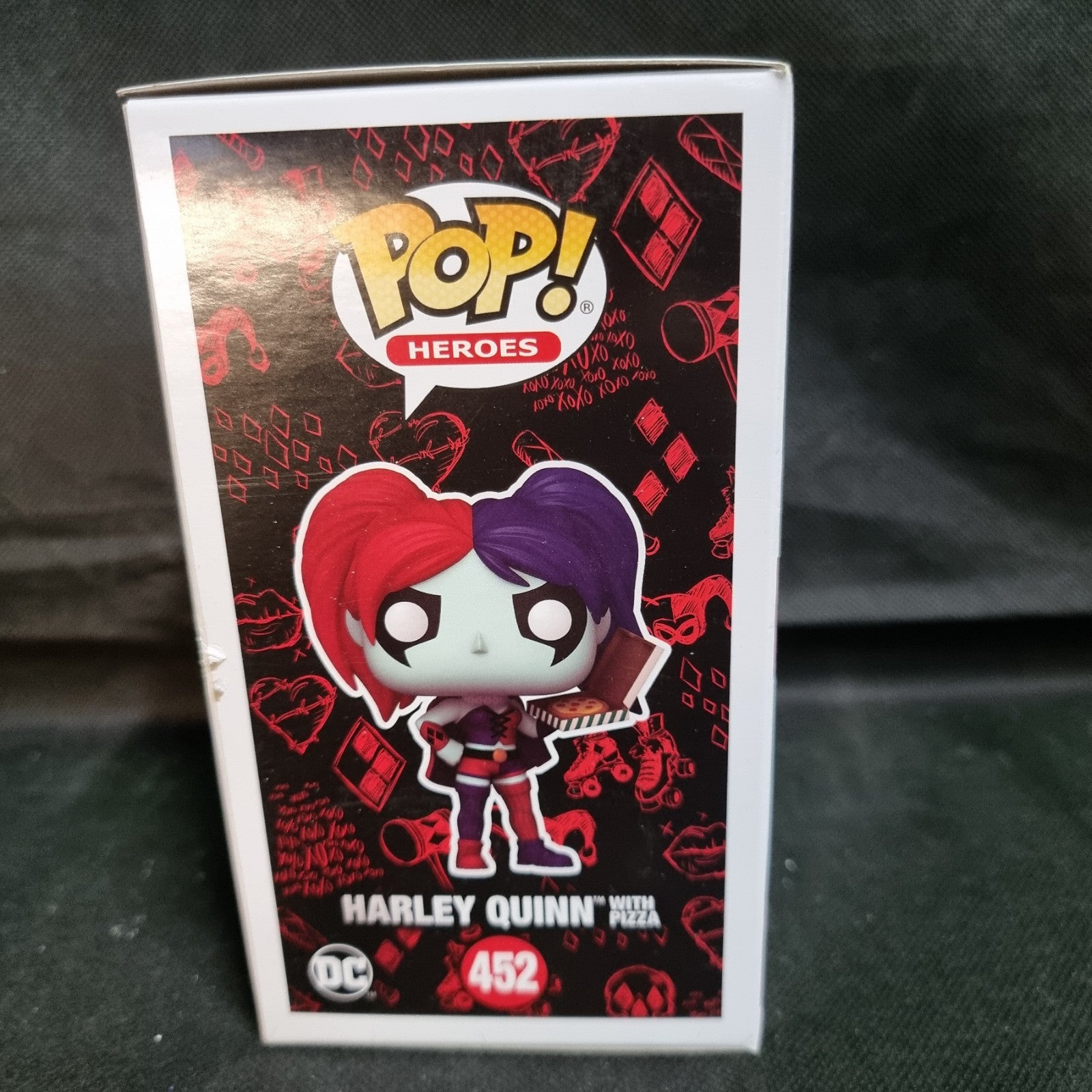 Funko POP! HARLEY QUINN WITH PIZZA #452 DC Universe Vinyl Figure