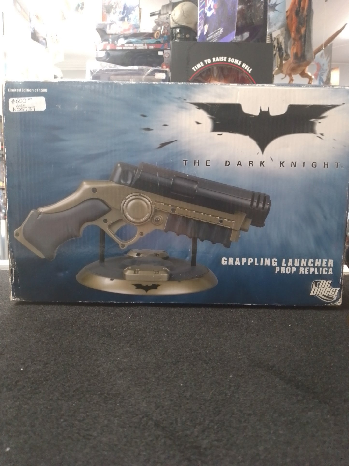 DC Comics Dark Knight Grappling Launcher Prop Replica 0624 Of 1500 - N05737