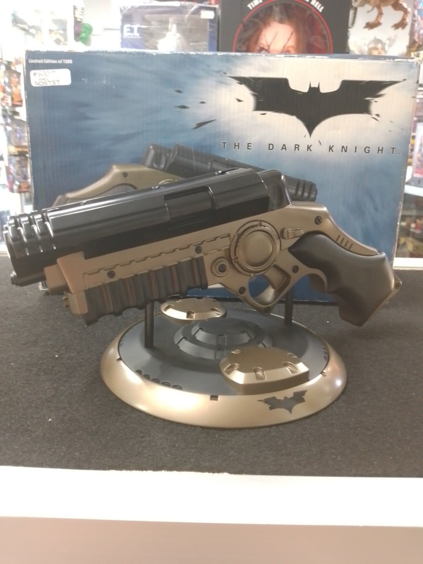 DC Comics Dark Knight Grappling Launcher Prop Replica 0624 Of 1500 - N05737