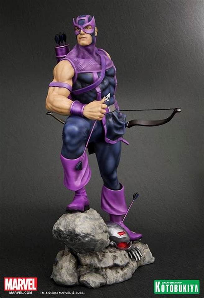 Marvel Hawkeye Classic Avengers Fine Art Statue