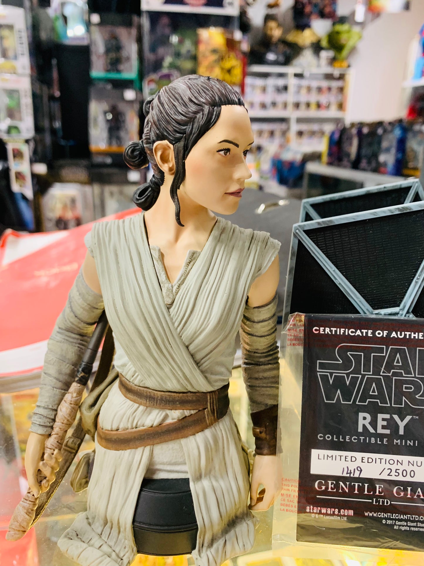 Star Wars Rey Gentle Giant mini bust