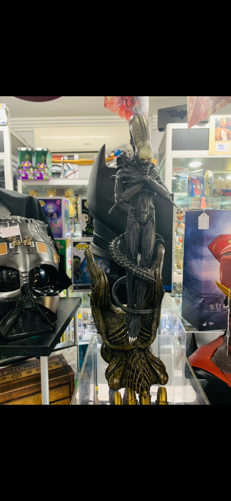 Alien statue , sideshow