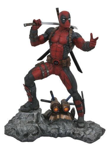 MARVEL PREMIERE DEADPOOL STATUE (C: 1-1-2). DIAMOND SELECT TOYS