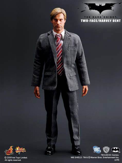 Hot Toys MMS 81 Batman Dark Knight Harvey Dent Two Face 12 inch Figure